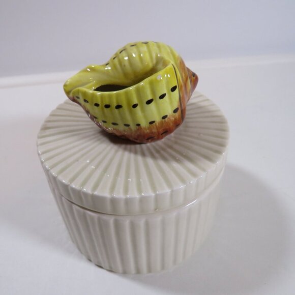 Seashell Ceramic Dish by Fitz & Floyd with Lid Glazed (has small chip on lid) - Picture 1 of 11